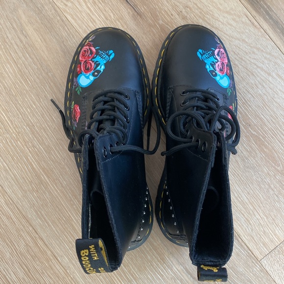 Dr. Marten’s Skull Rivet Platform Boots - Picture 4 of 11